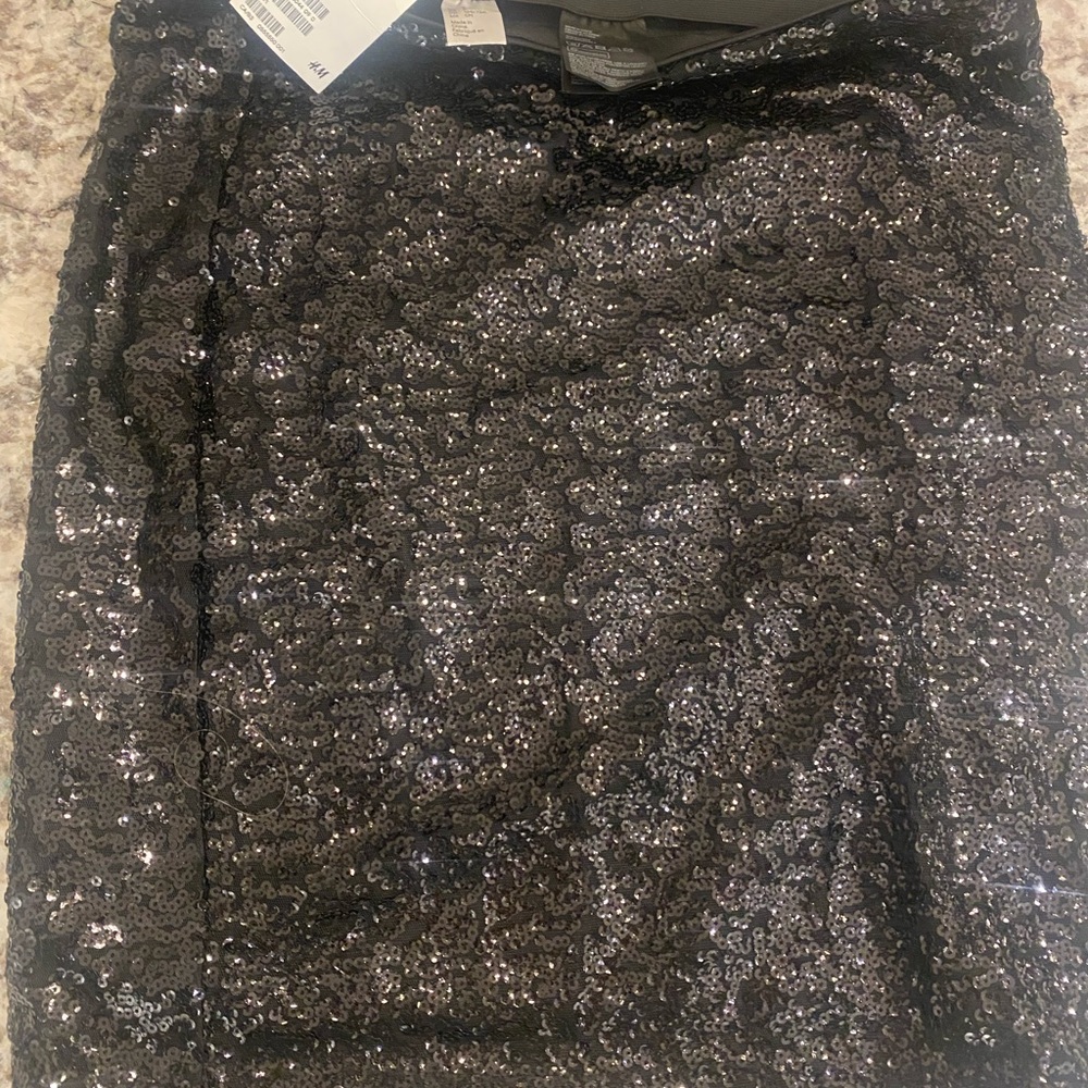 Women’s H&M Glittering Black Sequin Pencil Skirt. Small